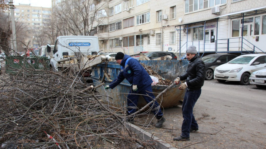 В администрации Саратова назвали неудовлетворительной работу Управления отходами: в пример коммунальщикам поставили Челябинск