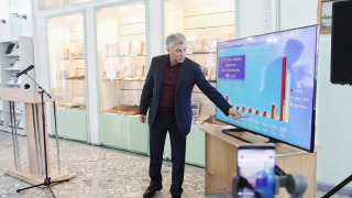 Заканчивайте междусобойчики: Вячеслав Володин потребовал за два года решить вопрос с соцвыплатами для многодетных семей