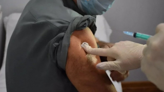 Коронавирус: саратовские чиновники ждут 14,5 тысячи доз вакцины до конца недели