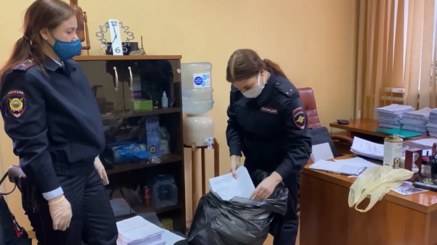 В Саратове почти для 400 многоэтажек пытались незаконно сменить управляющую компанию: документы подделывали в бане