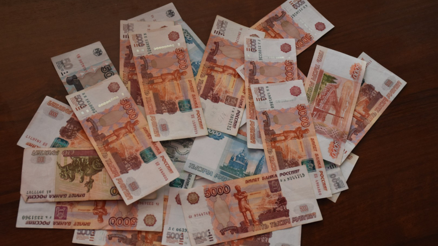 Два саратовца пообщались по телефону с незнакомцами и потеряли более 750 тысяч рублей