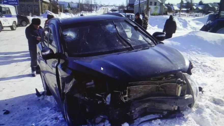 Hyundai лоб в лоб столкнулся с Приорой: четыре человека попали в больницу