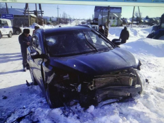 Hyundai лоб в лоб столкнулся с Приорой: четыре человека попали в больницу