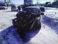 Hyundai лоб в лоб столкнулся с Приорой: четыре человека попали в больницу
