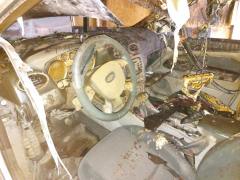 В Вольске пожар уничтожил Ford Focus: мужчина попал в больницу с ожогами рук