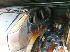 В Вольске пожар уничтожил Ford Focus: мужчина попал в больницу с ожогами рук