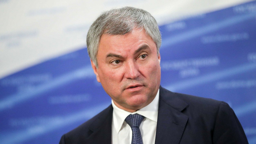 Кто согласовывал?: спикер Госдумы отчитал чиновников за ларек из 90-х на пешеходной улице в Вольске