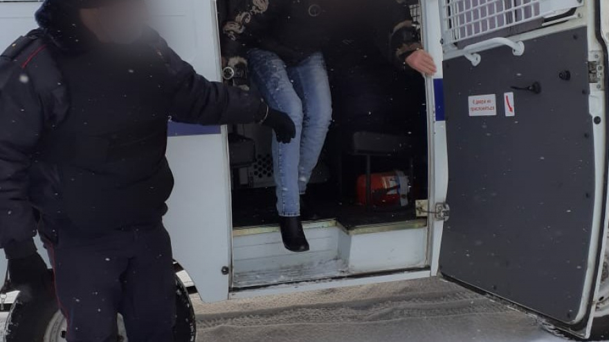 За себя не ручаюсь: мужчину зарезали за то, что он обматерил возлюбленную. Начинается суд