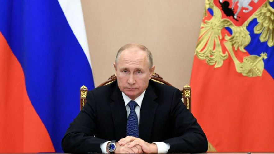 COVID-19. Президент России отметил заслуги сотрудников саратовского института Микроб