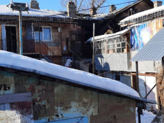 В центре Саратова полыхал жилой дом: огонь тушили три часа (видео)