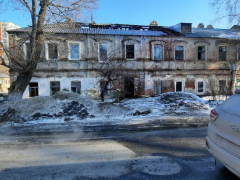 В центре Саратова полыхал жилой дом: огонь тушили три часа (видео)