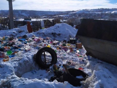 Мусорка пустая, но вокруг творится ужас: жители Заводского района пожаловались на несанкционированную свалку