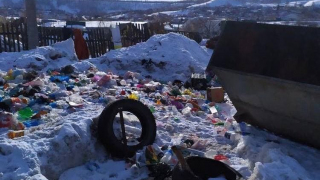 Мусорка пустая, но вокруг творится ужас: жители Заводского района пожаловались на несанкционированную свалку