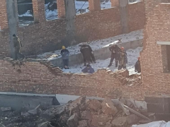 Очевидцы: в Солнечном-2 начали ломать строящуюся школу