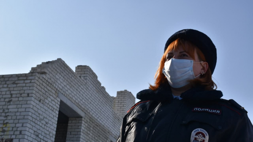 В Саратове в заброшенных строениях полицейские искали детей, бомжей и наркоманов