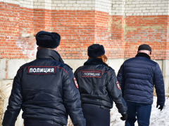 В Саратове в заброшенных строениях полицейские искали детей, бомжей и наркоманов