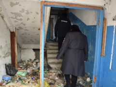 В Саратове в заброшенных строениях полицейские искали детей, бомжей и наркоманов