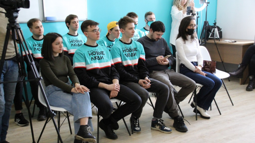 Новые люди: о планах по развитию Саратова, обязанностях депутата и выборе бирюзового цвета для партии