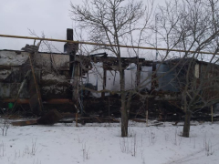 В Самойловском районе огонь уничтожил частный дом: в МЧС назвали причину пожара