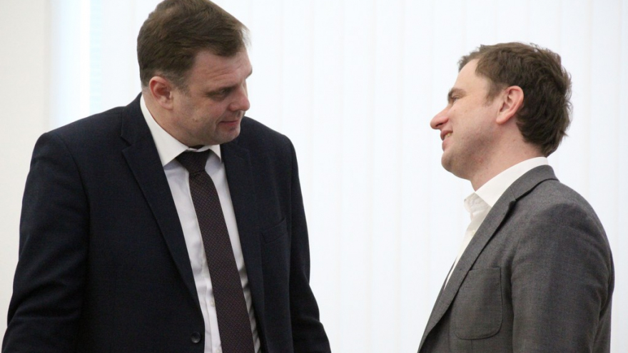 Визит замглавы Минстроя РФ в Саратов. Федеральный чиновник попросил вывести журналистов из зала, чтобы нормально работать