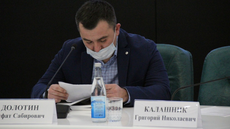Визит замглавы Минстроя РФ в Саратов. Федеральный чиновник попросил вывести журналистов из зала, чтобы нормально работать
