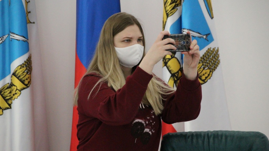 Визит замглавы Минстроя РФ в Саратов. Федеральный чиновник попросил вывести журналистов из зала, чтобы нормально работать