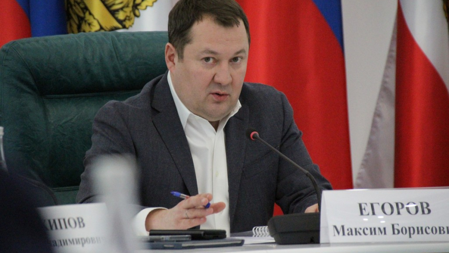 Визит замглавы Минстроя РФ в Саратов. Федеральный чиновник попросил вывести журналистов из зала, чтобы нормально работать