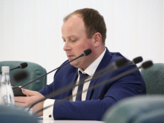 Визит замглавы Минстроя РФ в Саратов. Федеральный чиновник попросил вывести журналистов из зала, чтобы нормально работать