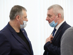 Визит замглавы Минстроя РФ в Саратов. Федеральный чиновник попросил вывести журналистов из зала, чтобы нормально работать