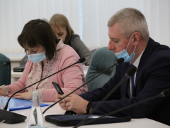 Визит замглавы Минстроя РФ в Саратов. Федеральный чиновник попросил вывести журналистов из зала, чтобы нормально работать