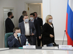 Визит замглавы Минстроя РФ в Саратов. Федеральный чиновник попросил вывести журналистов из зала, чтобы нормально работать