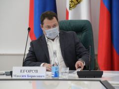 Визит замглавы Минстроя РФ в Саратов. Федеральный чиновник попросил вывести журналистов из зала, чтобы нормально работать