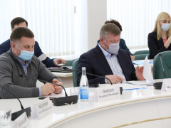 Визит замглавы Минстроя РФ в Саратов. Федеральный чиновник попросил вывести журналистов из зала, чтобы нормально работать