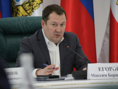Визит замглавы Минстроя РФ в Саратов. Федеральный чиновник попросил вывести журналистов из зала, чтобы нормально работать