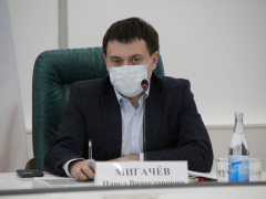 Визит замглавы Минстроя РФ в Саратов. Федеральный чиновник попросил вывести журналистов из зала, чтобы нормально работать