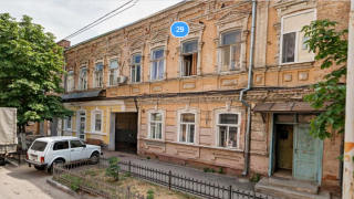 В Саратове снесут еще два дома, построенные в год революции
