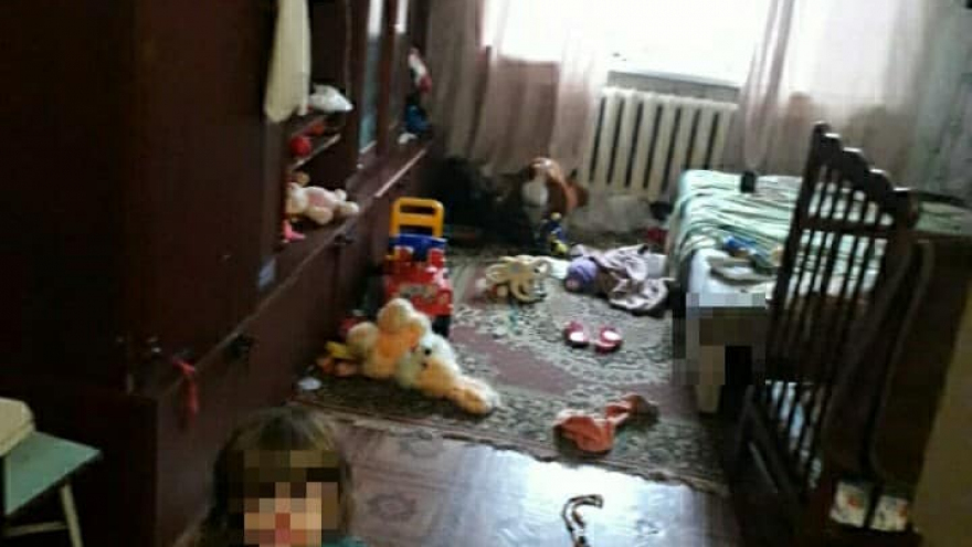 Волонтеры нашли в Заводском районе годовалую девочку, которая ест что найдет: ситуацией заинтересовались опека и детский омбудсмен