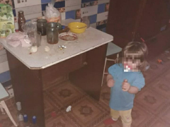 Волонтеры нашли в Заводском районе годовалую девочку, которая ест что найдет: ситуацией заинтересовались опека и детский омбудсмен