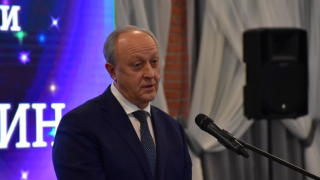 Губернатор: школьники на каникулах не должны кучковаться в торговых центрах