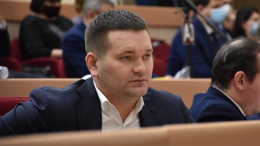 Они грызут наших женщин!: депутат возмутился из-за нехватки в бюджете денег на решение проблемы бродячих собак