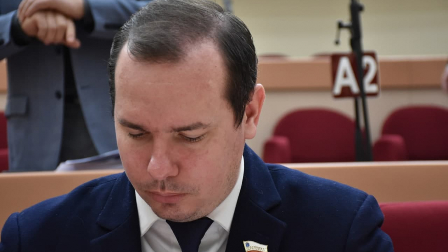Они грызут наших женщин!: депутат возмутился из-за нехватки в бюджете денег на решение проблемы бродячих собак