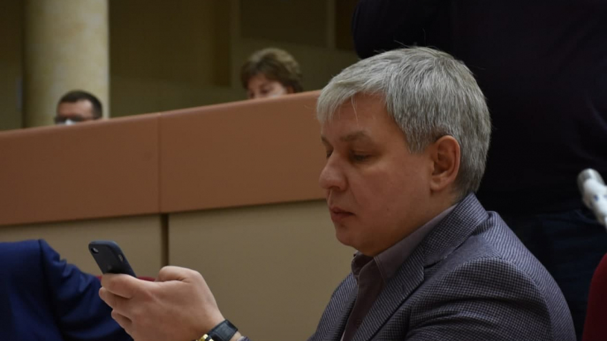 Они грызут наших женщин!: депутат возмутился из-за нехватки в бюджете денег на решение проблемы бродячих собак
