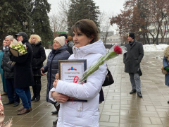 Озорные колокольчики, Былина, Вдохновение: около театра драмы обновили Доску почета