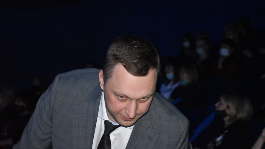 День работника культуры: в ТЮЗе зачитали поздравление губернатора и показали Утопленницу