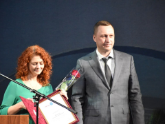 День работника культуры: в ТЮЗе зачитали поздравление губернатора и показали Утопленницу