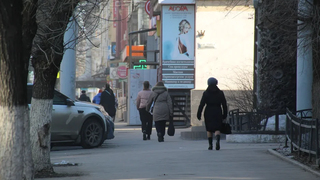 В минздраве рассказали, почему привитым от COVID-19 следует избегать людей