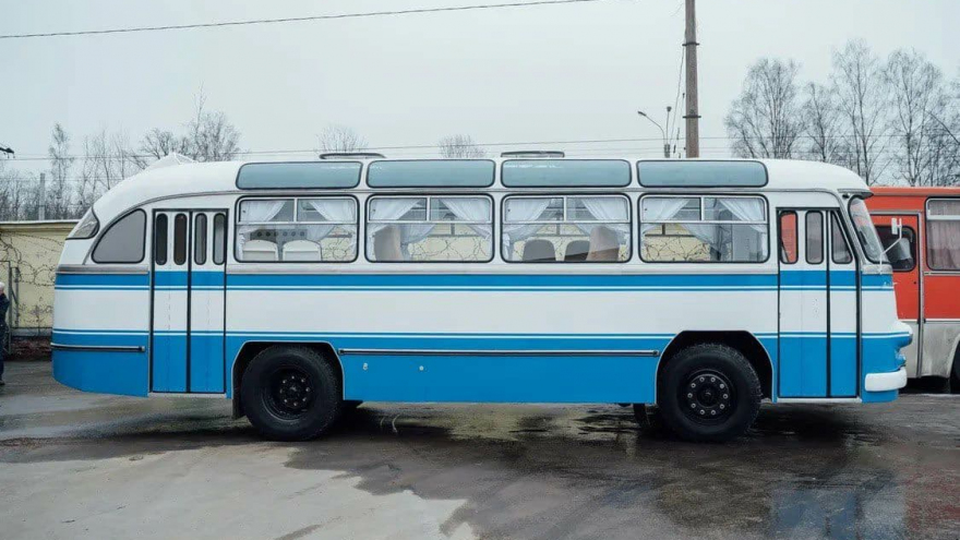 Парк покорителей космоса. В Саратовскую область доставили легендарный автобус: его история связана с космодромом Байконур
