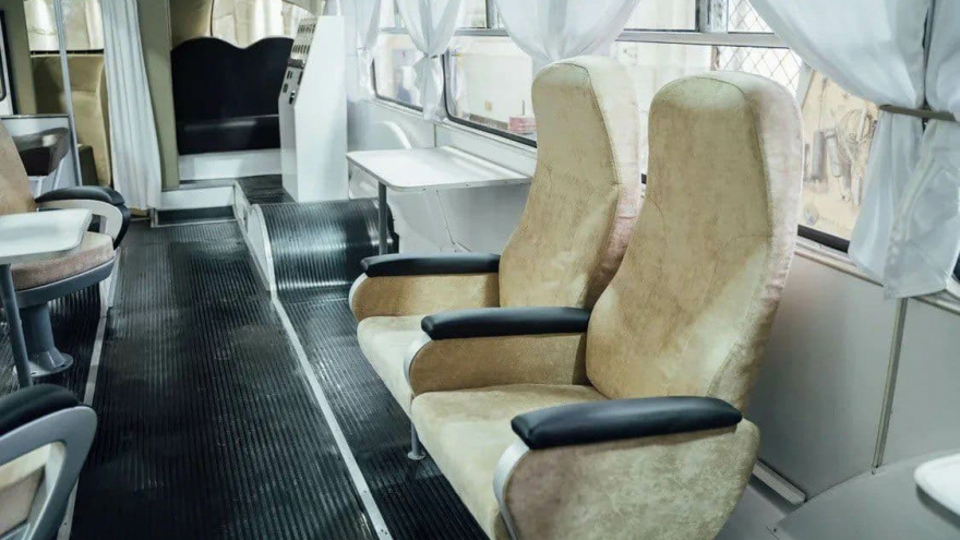 Парк покорителей космоса. В Саратовскую область доставили легендарный автобус: его история связана с космодромом Байконур