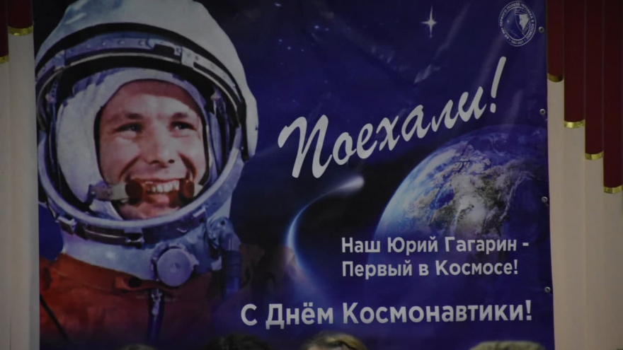 Увидеть через прикосновения: в саратовской библиотеке появились макеты космических кораблей и 3D-портреты Гагарина