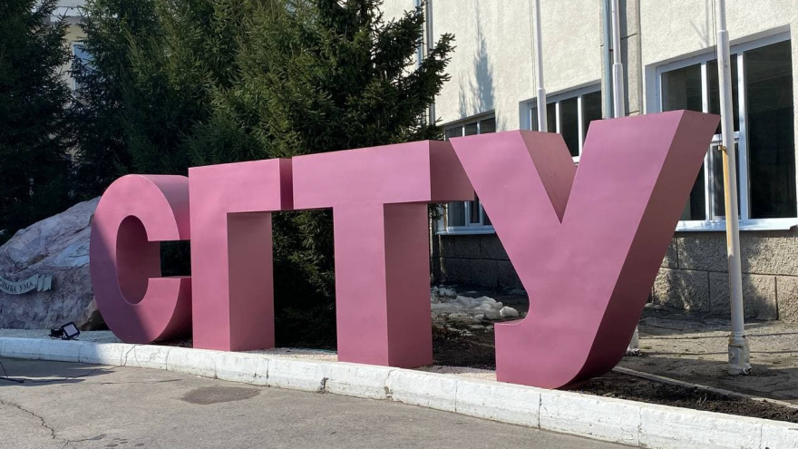 В Саратове устроили автопробег на ретро-машинах: маршрут проложили по местам, где рос и учился Гагарин